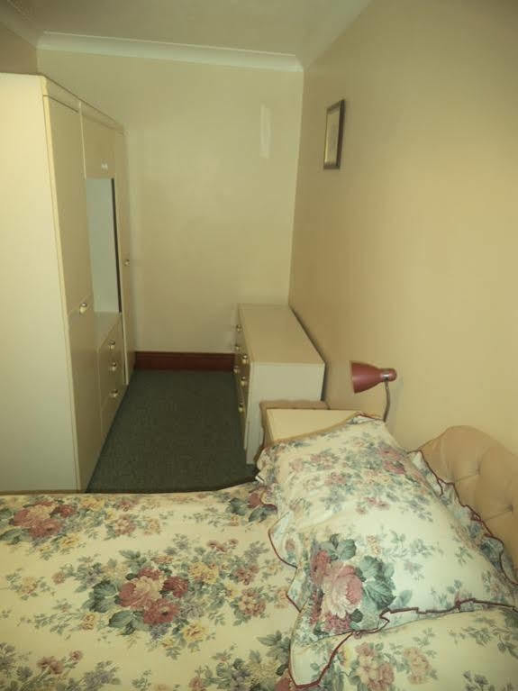 Quayside Close Holiday Apartments Poole Exterior foto